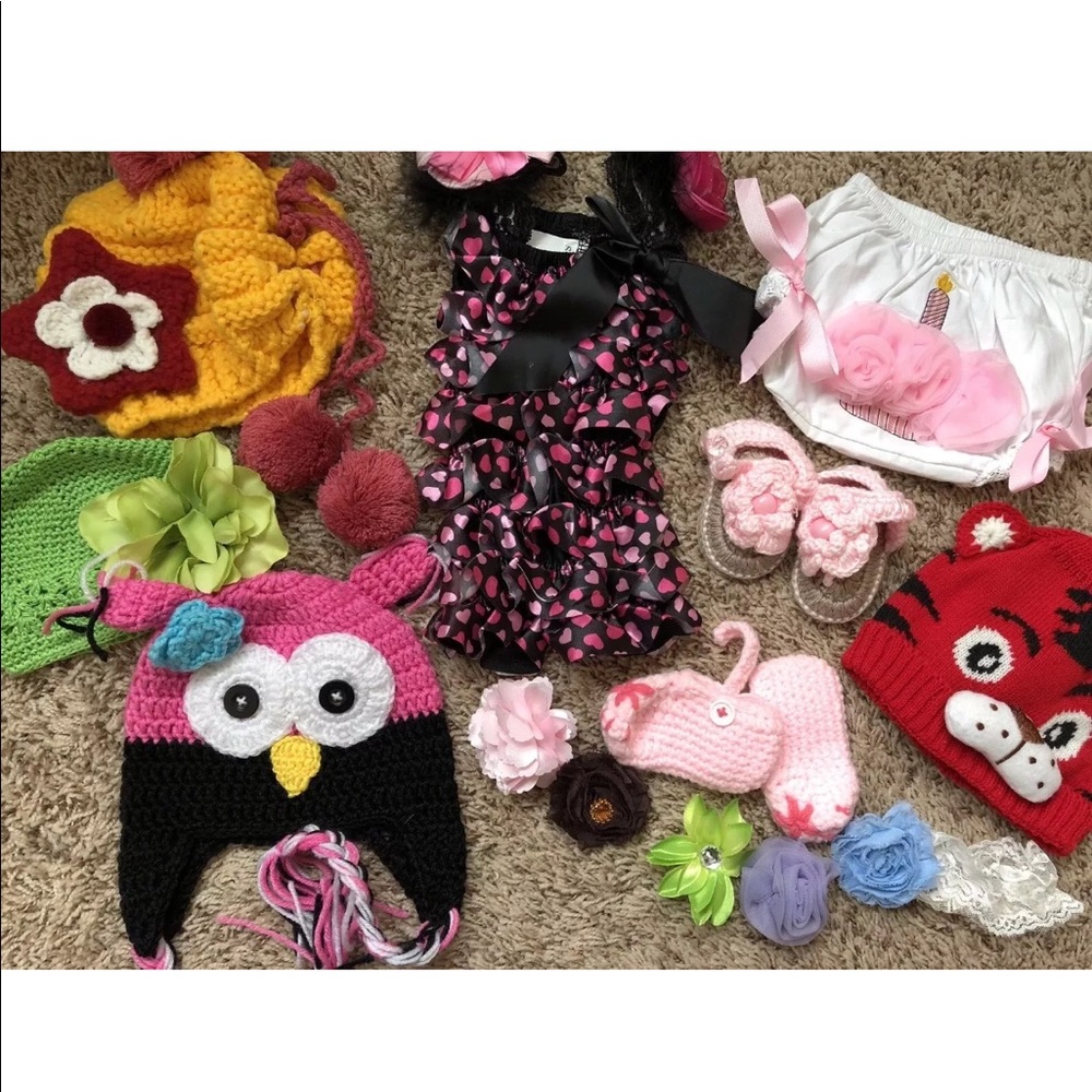 Baby Girls boutique clothing accessory bundle lot knit crochet hats booties